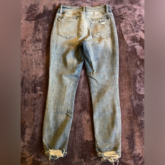 BRAND NEW Vervet Distressed Straight Leg Jeans - Picture 6 of 11